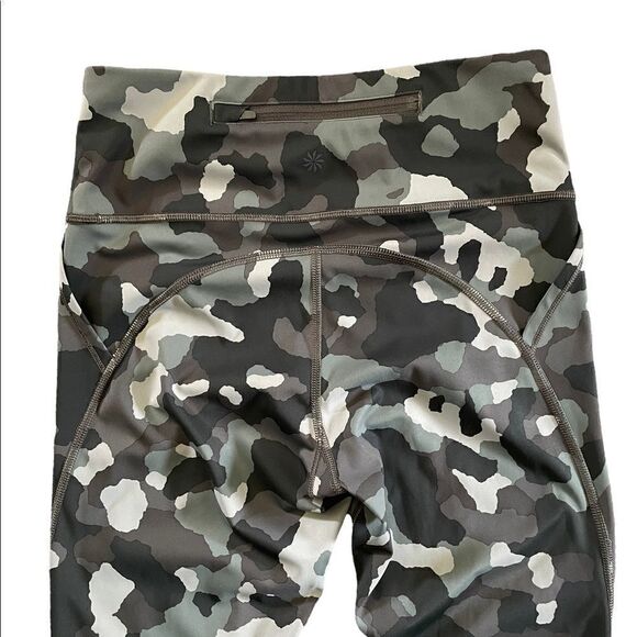 ATHLETA Lightning Camo 7/8 Tight Size Small - Picture 6 of 6